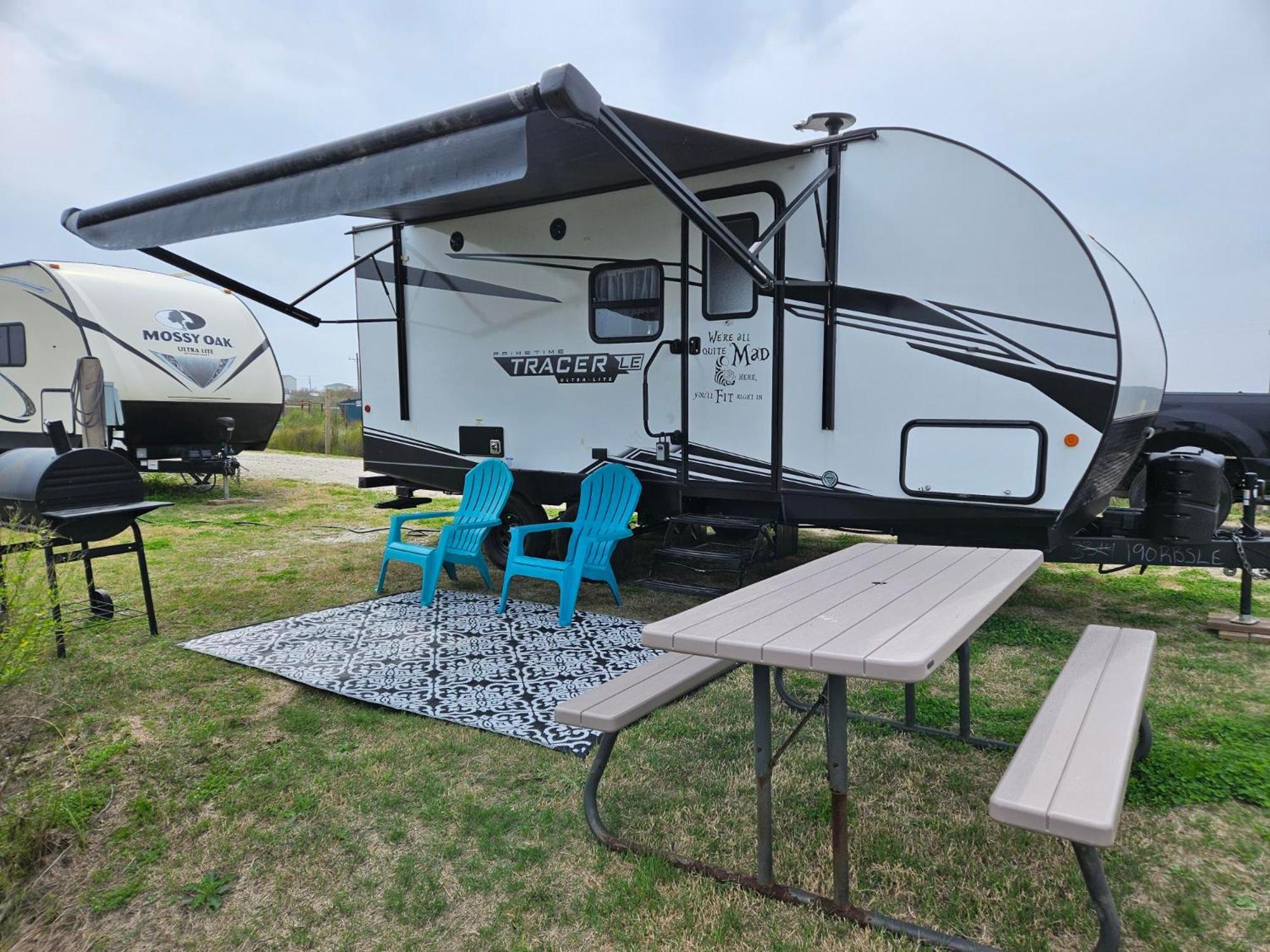 Hailey'S Beach-N-Bay Rv Resort Gilchrist Bagian luar foto
