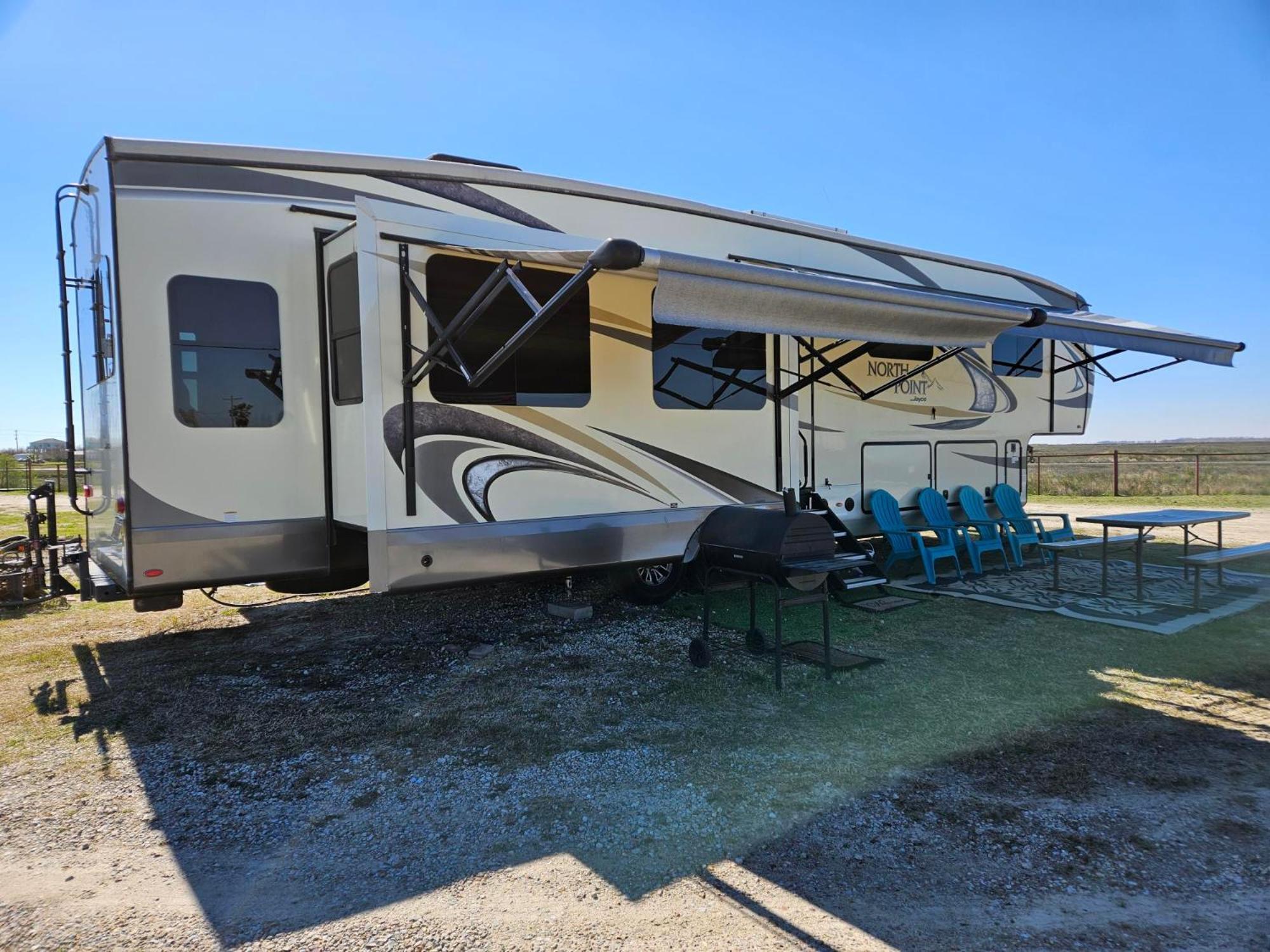 Hailey'S Beach-N-Bay Rv Resort Gilchrist Bagian luar foto