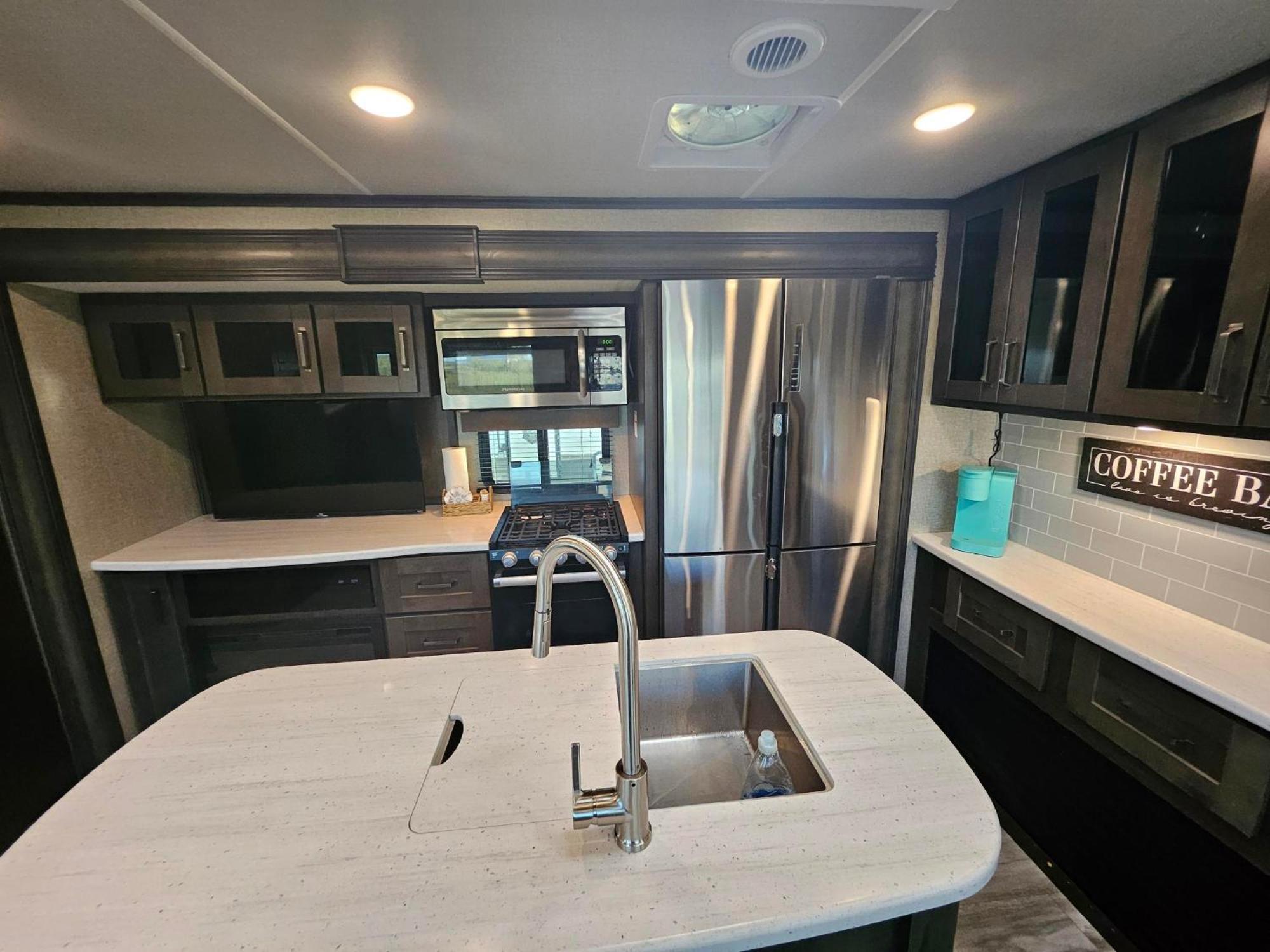 Hailey'S Beach-N-Bay Rv Resort Gilchrist Bagian luar foto