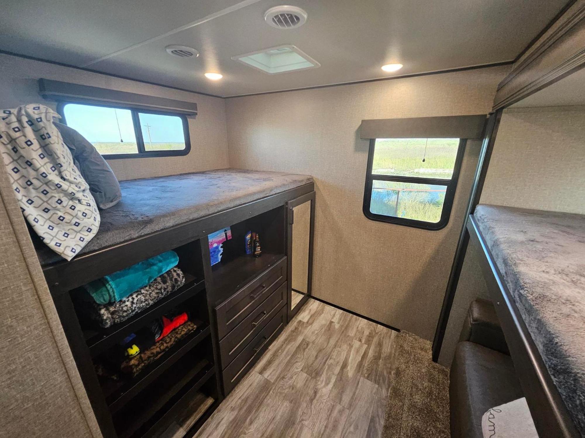 Hailey'S Beach-N-Bay Rv Resort Gilchrist Bagian luar foto