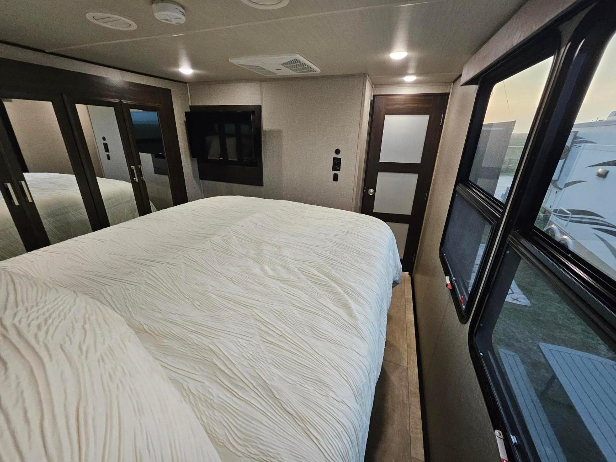 Hailey'S Beach-N-Bay Rv Resort Gilchrist Bagian luar foto