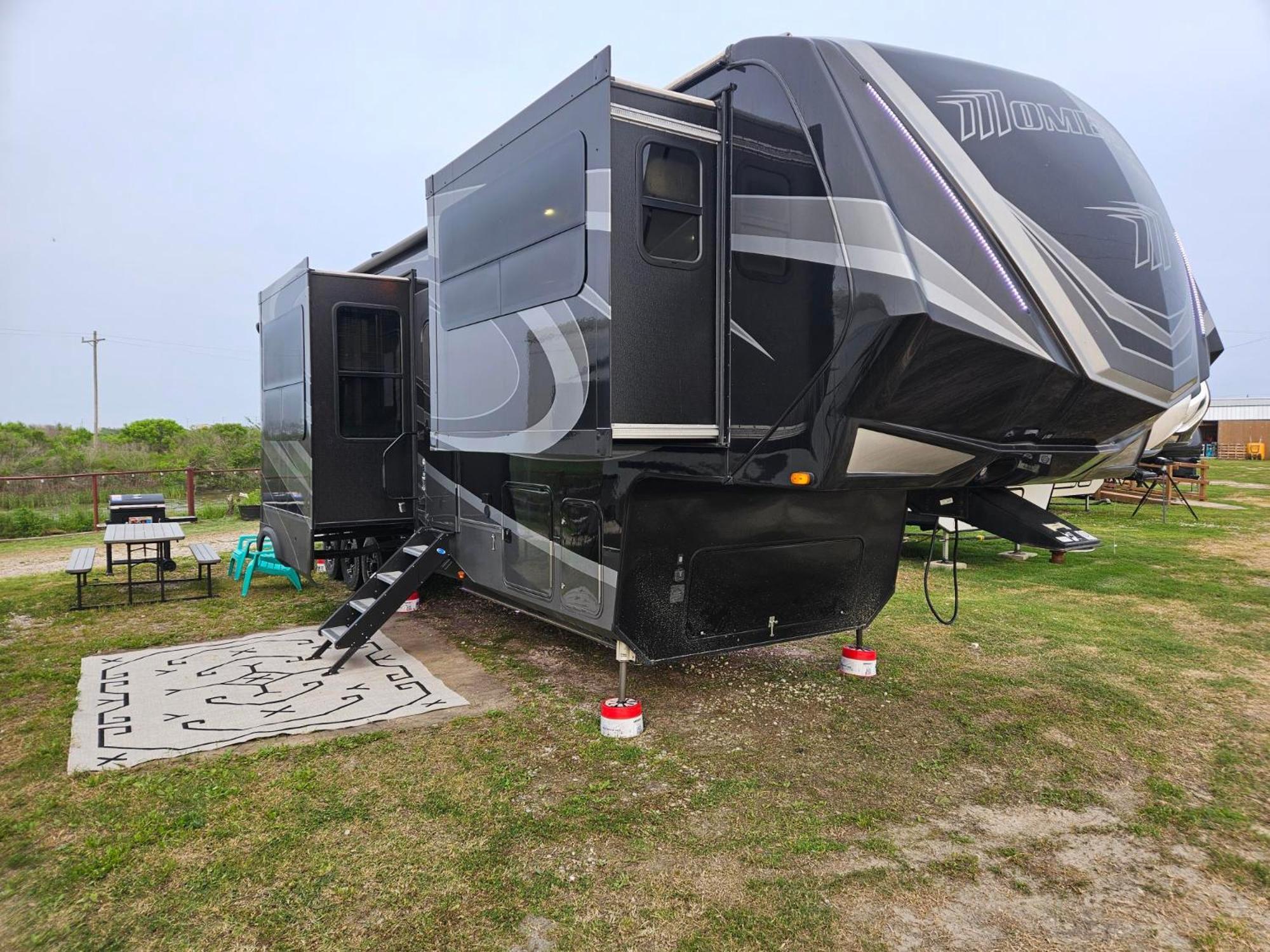 Hailey'S Beach-N-Bay Rv Resort Gilchrist Bagian luar foto