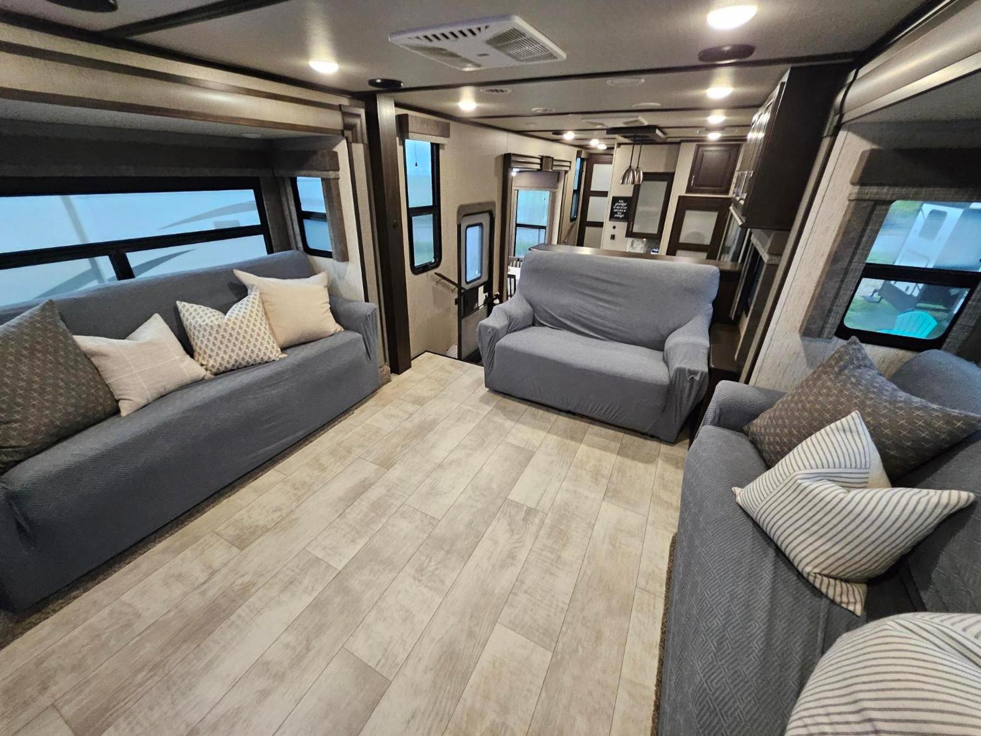 Hailey'S Beach-N-Bay Rv Resort Gilchrist Bagian luar foto