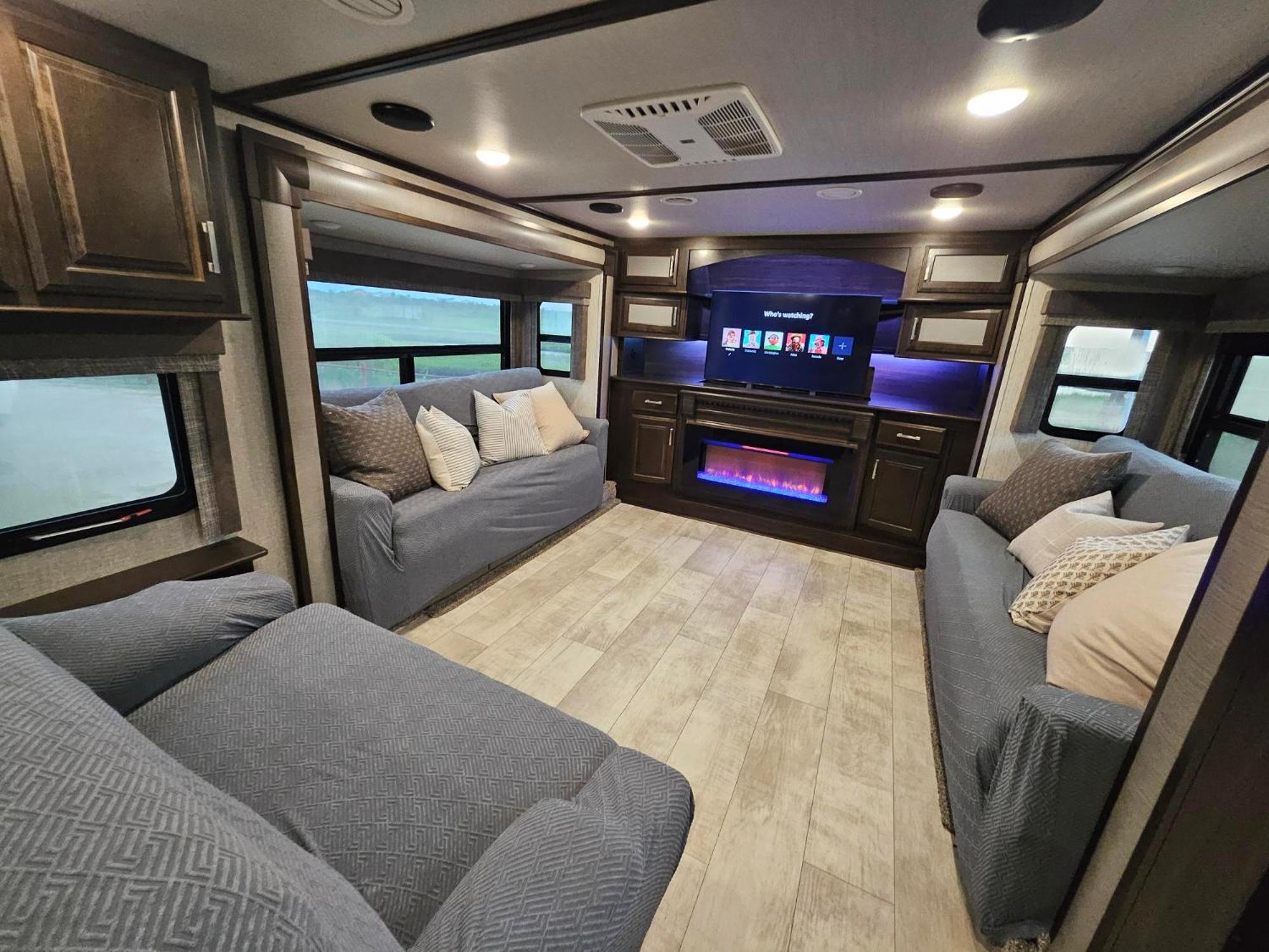 Hailey'S Beach-N-Bay Rv Resort Gilchrist Bagian luar foto