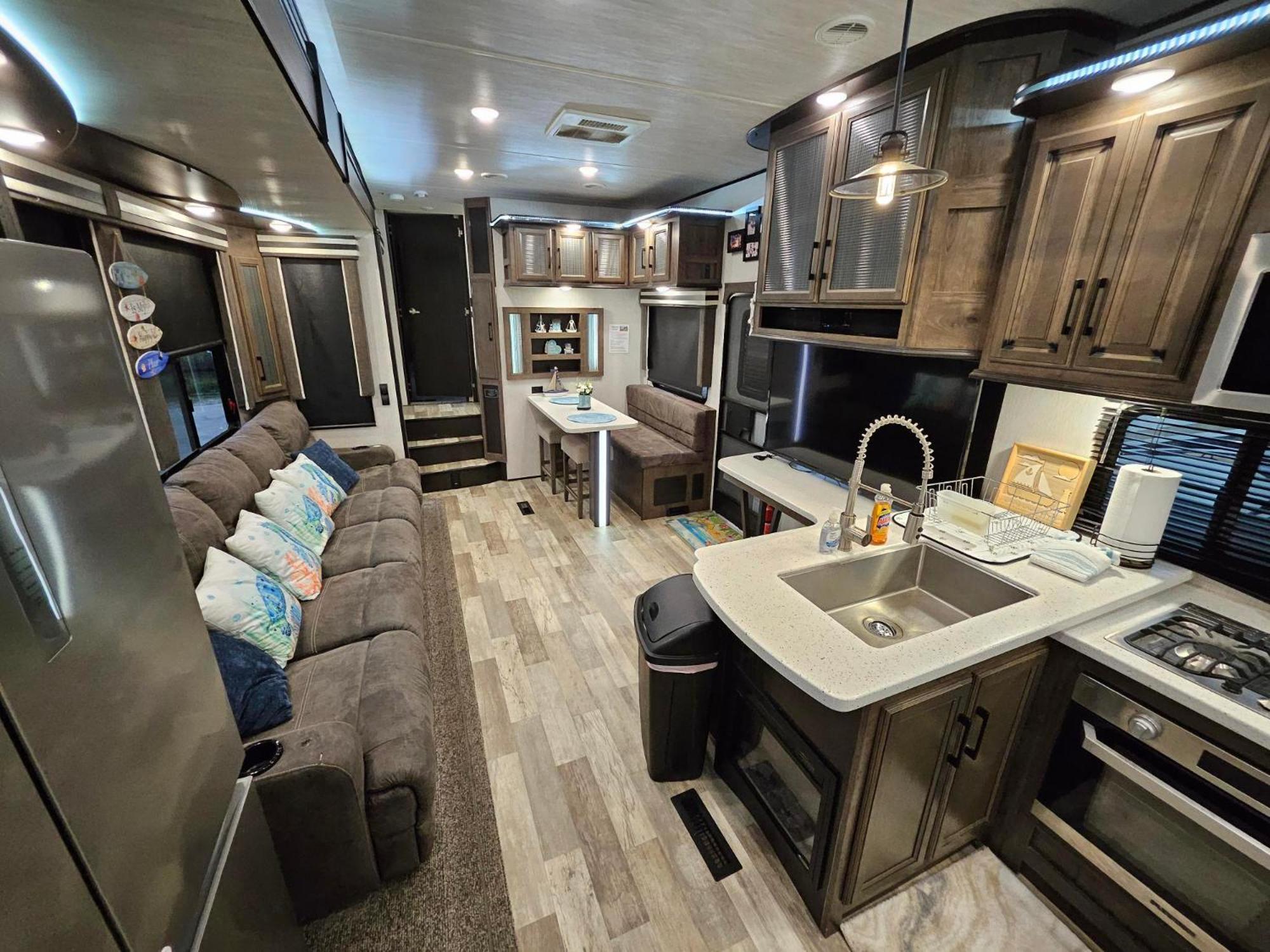Hailey'S Beach-N-Bay Rv Resort Gilchrist Bagian luar foto