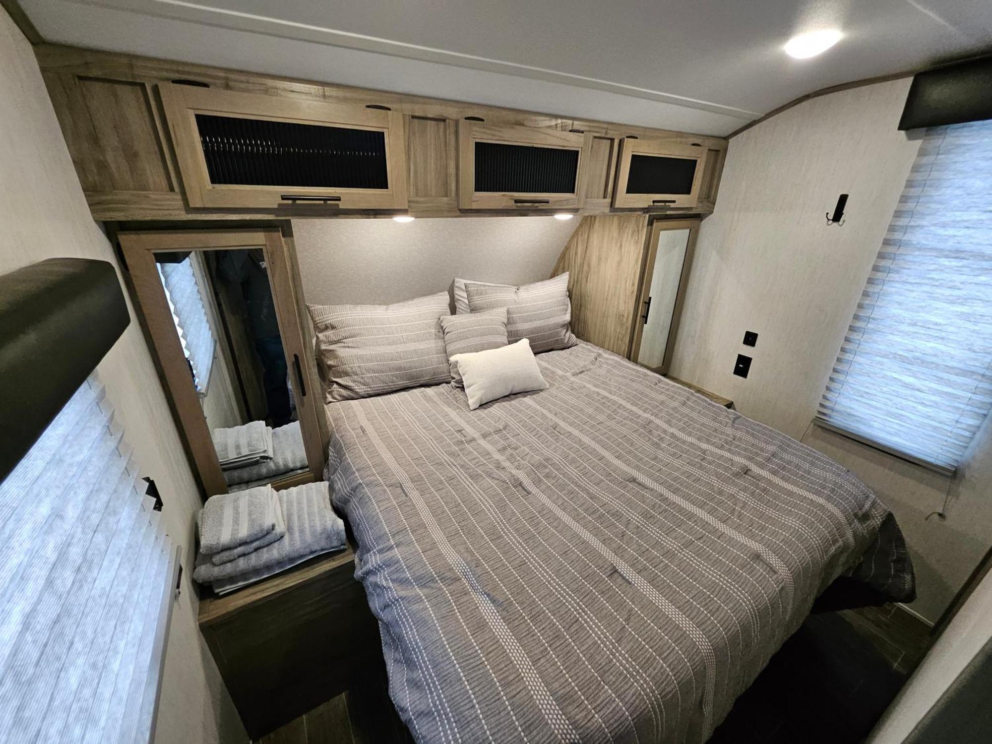 Hailey'S Beach-N-Bay Rv Resort Gilchrist Bagian luar foto