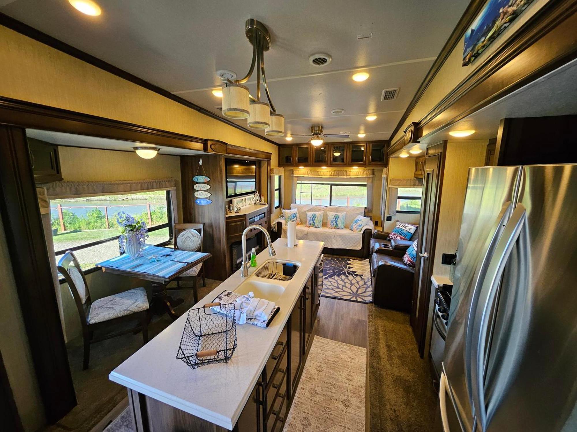 Hailey'S Beach-N-Bay Rv Resort Gilchrist Bagian luar foto